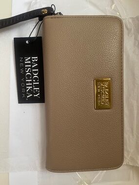 Badgley Mischka Women’s Continental Wallet NWT